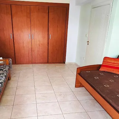 Comfortable Maisonette In Glarokamvos