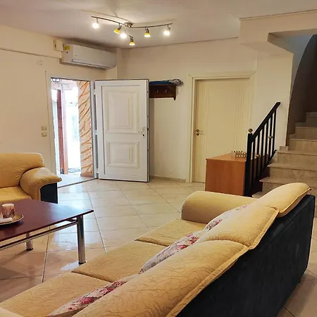 Case de vacanță Comfortable Maisonette In Glarokamvos